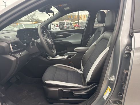 Used 2024 Buick Envista Preferred image 18