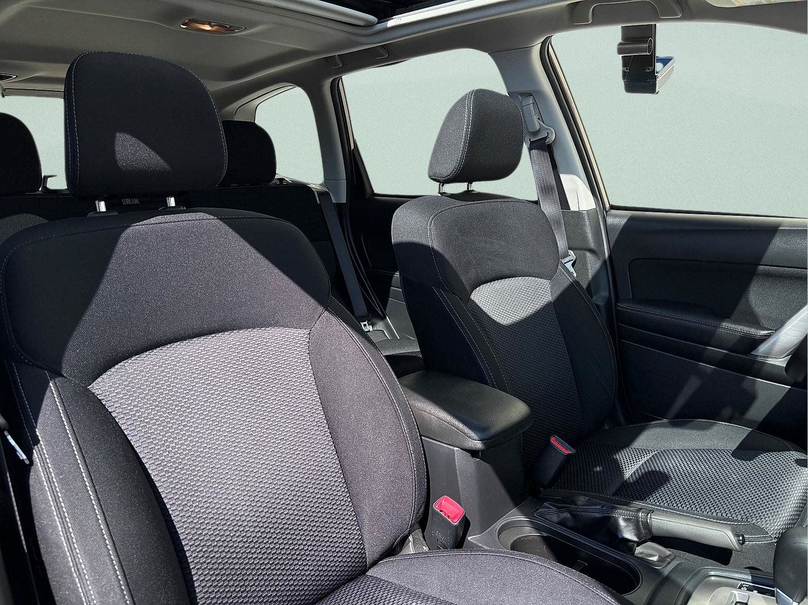Used 2016 Subaru Forester 2.5i Premium w/ All-Weather Package AWD/4WD image 32