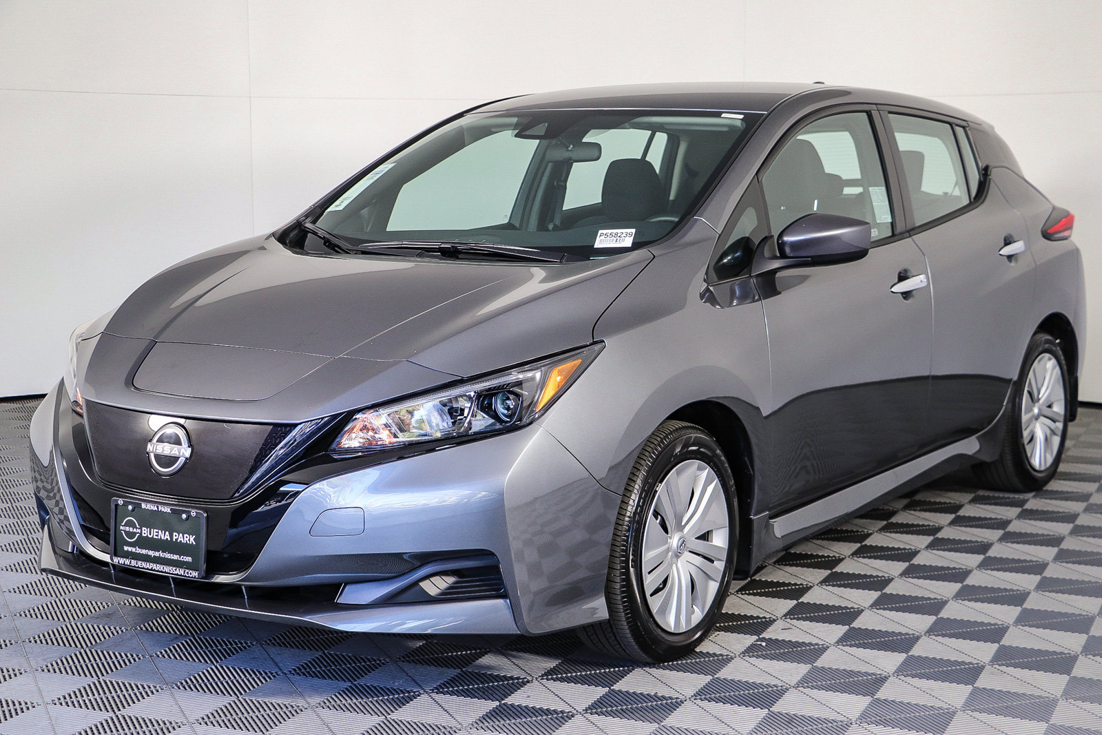 Used 2025 Nissan Leaf S FWD image 3