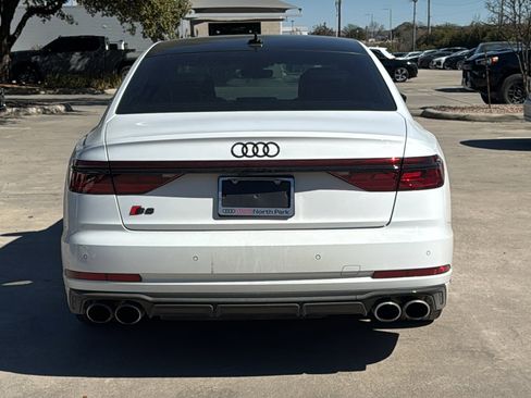Used 2022 Audi S8 image 6