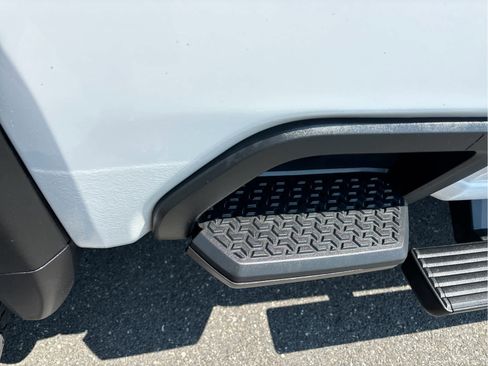 Used 2024 GMC Sierra 2500 AT4 w/ AT4 Premium Plus Package image 33