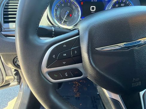 Used 2023 Chrysler 300 Touring L RWD image 18