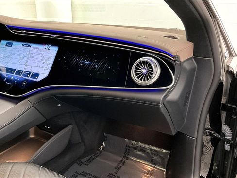 Certified 2023 Mercedes-Benz EQS 580 4MATIC Sedan image 19