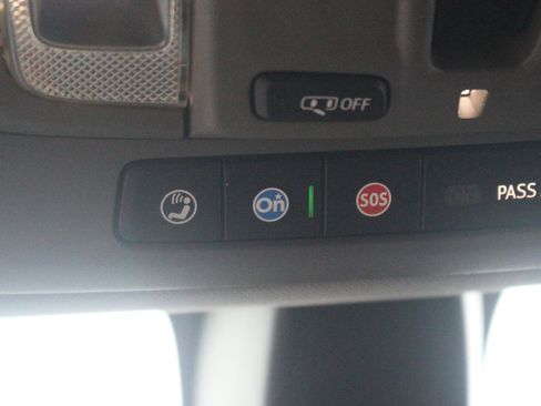 Used 2019 GMC Sierra 1500 SLT w/ SLT Premium Package AWD/4WD image 37