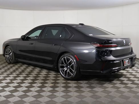 Used 2023 BMW 760i xDrive w/ Executive Package AWD/4WD image 11