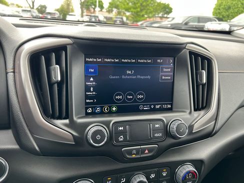 Used 2024 GMC Terrain AT4 AWD/4WD image 25