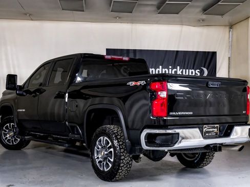 Used 2022 Chevrolet Silverado 2500 LT w/ Convenience Package image 10