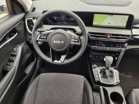 New 2026 Kia Seltos S FWD image 12