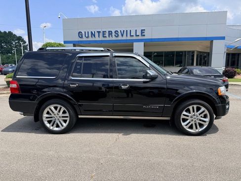 Used 2017 Ford Expedition Platinum AWD/4WD image 4