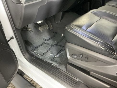 Used 2019 Chevrolet Silverado 2500 LT w/ LT Convenience Package image 14