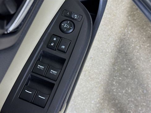 Used 2013 Acura ILX w/ Premium Package image 17