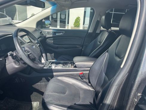 Used 2019 Ford Edge Titanium AWD/4WD image 9