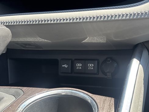 Used 2020 Toyota Highlander Limited AWD/4WD image 11