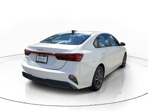 Used 2022 Kia Forte LXS w/ LXS Technology Package FWD image 6