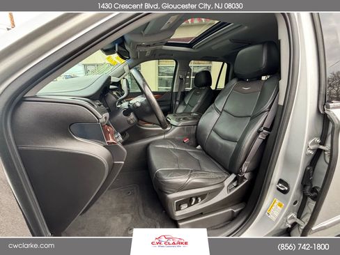 Used 2015 Cadillac Escalade Premium image 13