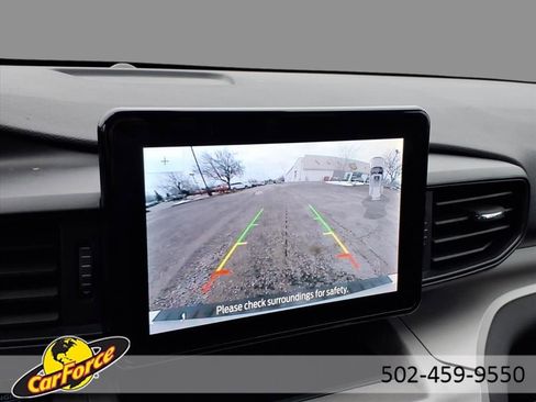 Used 2023 Ford Explorer XLT image 26