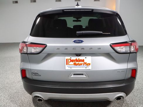 Used 2021 Ford Escape SE w/ Cold Weather Package image 8