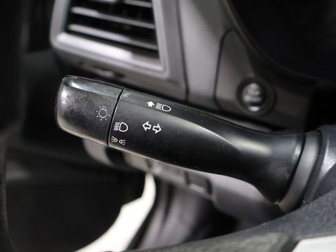 Used 2018 Subaru Crosstrek 2.0i AWD/4WD image 33