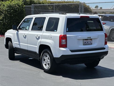 Used 2016 Jeep Patriot Sport w/ Power Value Group FWD image 5