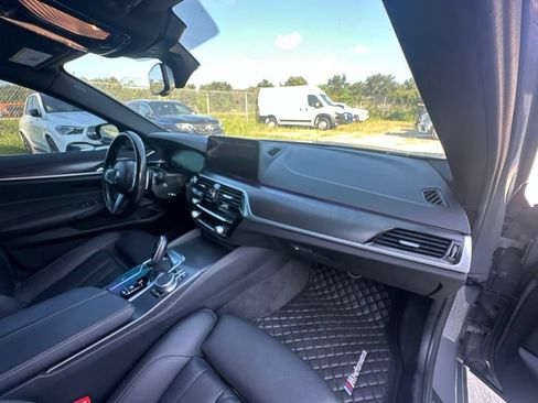 Used 2022 BMW 530i w/ M Sport Package RWD image 30