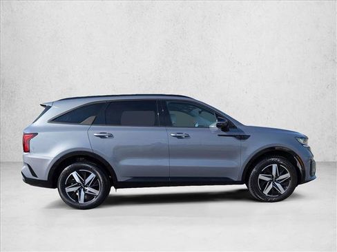 Used 2023 Kia Sorento S FWD image 4