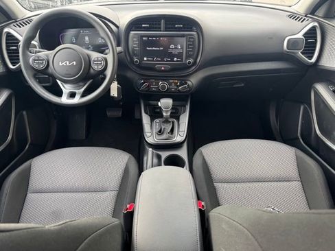 Certified 2025 Kia Soul LX image 13