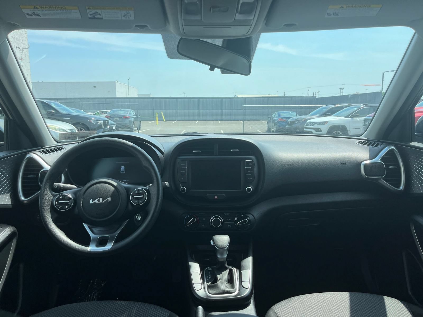 Used 2025 Kia Soul LX w/ LX Technology Package FWD image 30