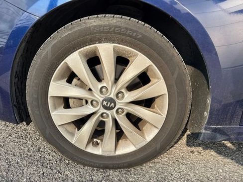 Used 2017 Kia Optima LX FWD image 3