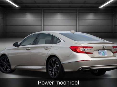 Used 2018 Honda Accord Touring image 8