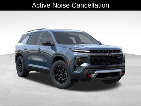 New 2026 Chevrolet Traverse Z71 w/ Enhanced Driving Package AWD/4WD image 8