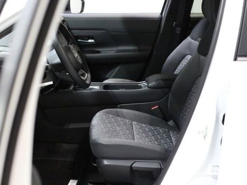 New 2026 Nissan Kicks SV image 8