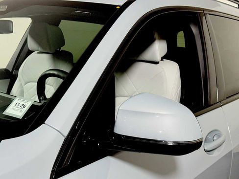 Certified 2023 BMW X7 xDrive40i w/ M Sport Package image 30