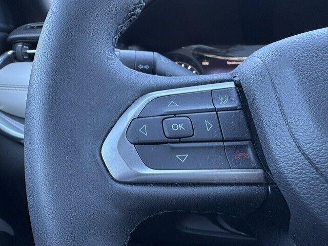 Used 2024 Jeep Compass Limited AWD/4WD image 16