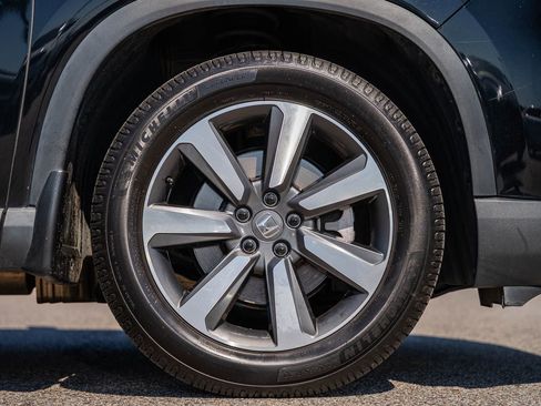 Used 2024 Honda Pilot Touring image 9