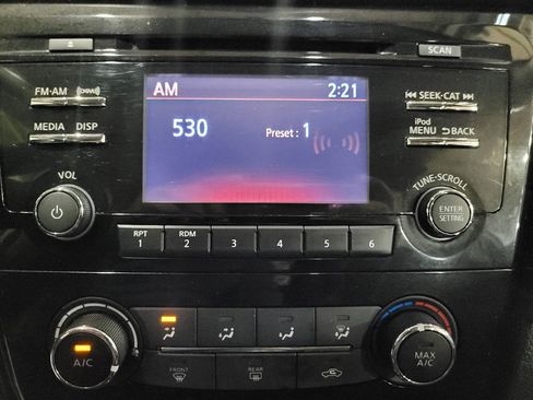 Used 2017 Nissan Rogue S AWD/4WD image 25