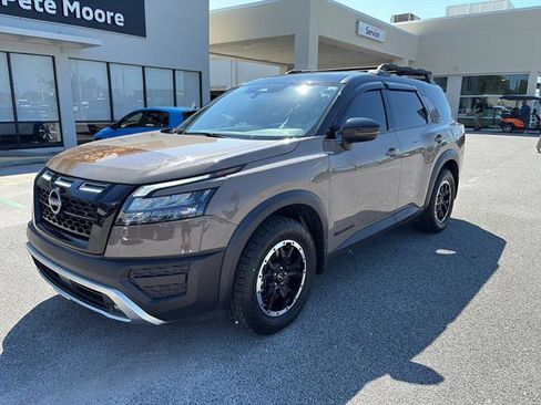 Used 2023 Nissan Pathfinder Rock Creek image 2
