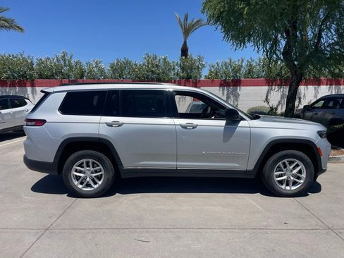 Used 2024 Jeep Grand Cherokee L Laredo AWD/4WD image 3