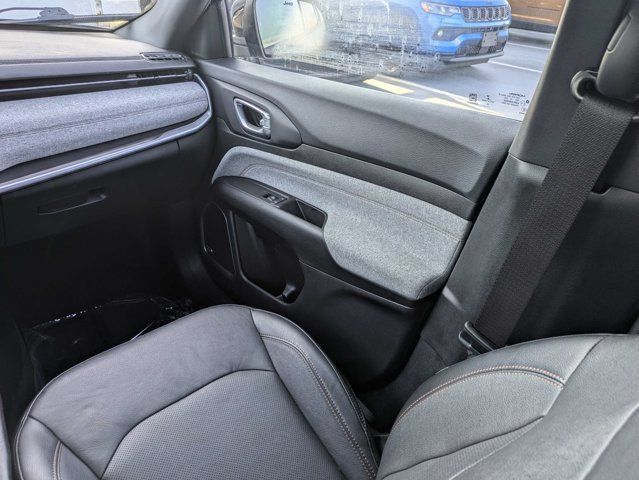 Certified 2023 Jeep Compass Latitude w/ Sun and Sound Group AWD/4WD image 18