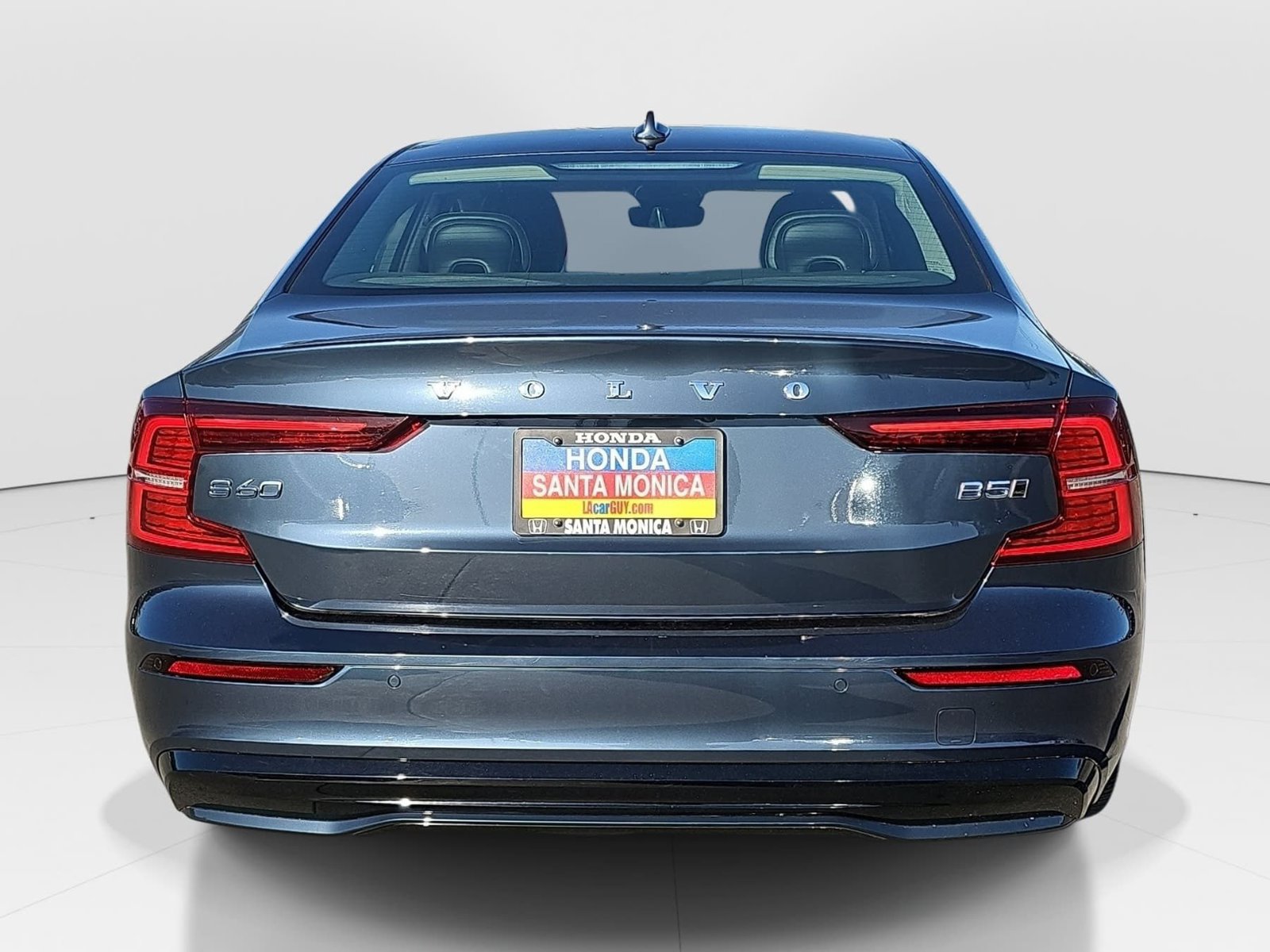 Used 2024 Volvo S60 B5 Core AWD/4WD image 6