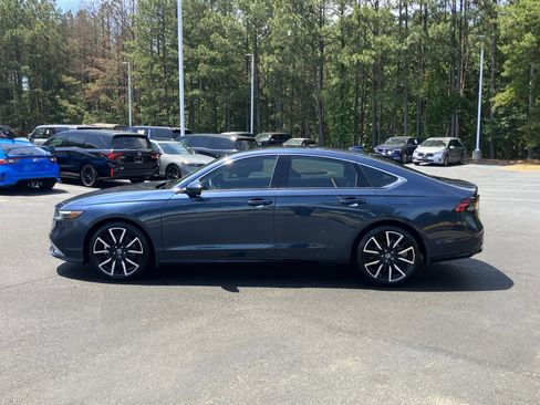 Used 2025 Honda Accord Touring image 7
