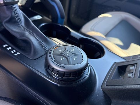 Used 2024 Ford Bronco Wildtrak image 21