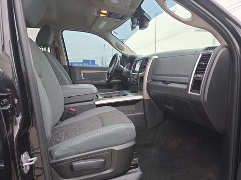 Used 2018 RAM 1500 SLT image 29