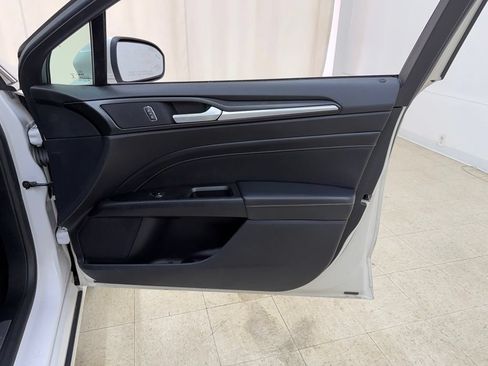 Used 2019 Ford Fusion Titanium FWD image 7