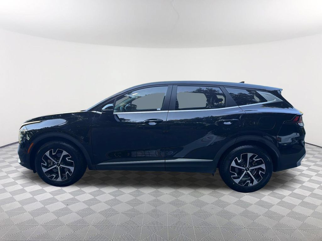 Used 2025 Kia Sportage EX FWD image 8
