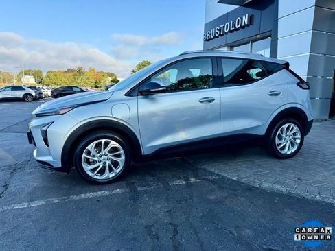 Used 2023 Chevrolet Bolt EUV LT image 7