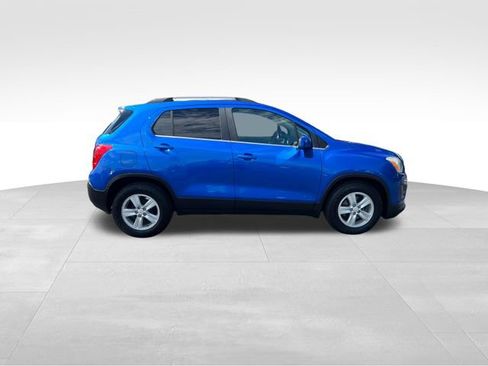 Used 2016 Chevrolet Trax LT w/ LT Convenience Package FWD image 4
