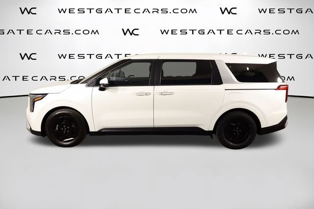 Certified 2025 Kia Carnival FWD image 5