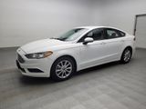 Used 2017 Ford Fusion SE image 2