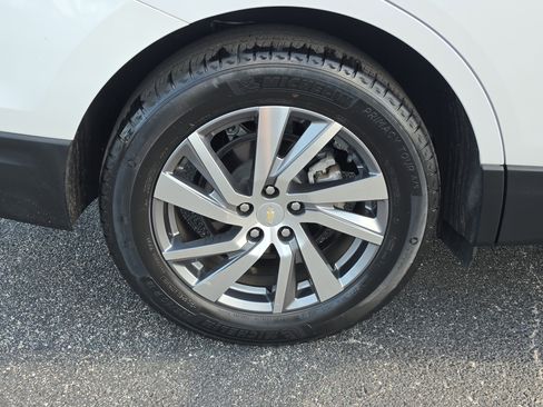 Used 2023 Chevrolet Equinox Premier FWD image 5