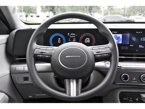 Used 2026 Hyundai Kona SE FWD image 16